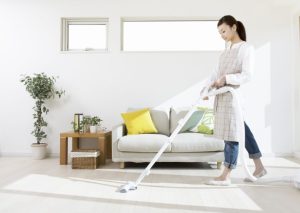 Hướng dẫn cách lau sàn nhà sạch bóng từ A đến Z cơ bản nhất